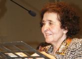 Pilar Serrano de Mench�n: 'la verdadera poes�a nos hace bucear en nuestro interior, buscar la verdad de lo que somos'