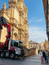 El alcalde de Lorca supervisa la ltima actuacin de mantenimiento de la fachada de la antigua Colegiata de San Patricio