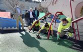 El Ayuntamiento de Murcia instala y sustituye ms de 60.000 metros cuadrados de suelo antimpacto