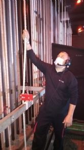 Dimoba realizar servicio de carga y descarga de la Agencia Andaluza de Instituciones Culturales de la Junta