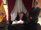 El Embajador de Irlanda en España visita Lorca para conocer de primera mano los trabajos de restauración de la Colegiata de San Patricio