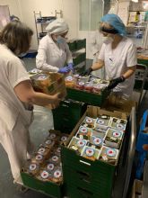 El SCRATS reconoce a los sanitarios del Hospital de Toledo por su gran labor ante la pandemia con 800 tarrinas de productos saludables