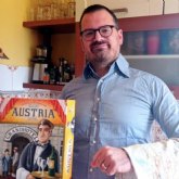MEEPLE FACTORY confirma al italiano SIMONE LUCIANI, reconocido disenador de exitosos juegos de mesa