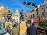 El Ayuntamiento restaura el monumento al Moro y al Cristiano y sustituye la peana por otra más acorde con el entorno