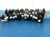 Ms de 40 mujeres participan en un curso de defensa personal femenina en Blanca