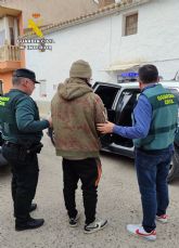 La Guardia Civil detiene a dos hombres e investiga a un menor de edad por el robo en dos fincas de Caravaca de la Cruz