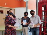 El Ayuntamiento de Lorca y la escritora Mara Jess Caro donan 500 ejemplares del poemario 'Bailar sobre las aguas' a los centros de educacin secundaria del municipio