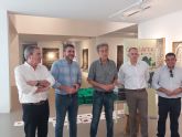 El proyecto Afrutarte reparte fruta en ocho colegios de Blanca y Abarn y se clausura con un taller impartido por Pedro Cano