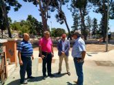Desarrollo Sostenible entrega a la Junta Vecinal de Los Dolores el proyecto de actuacion ideado para la Plaza Angel Valverde