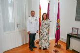 El general comandante de la Fuerza de Protección de la Armada se despide de la alcaldesa