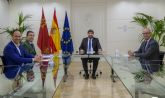 La jornada de 35 horas, la reducci�n de la ratio por aula y la mayor oferta de empleo p�blico mejoran las condiciones de los docentes de la Regi�n de Murcia