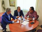 La Comunidad presenta el decreto de Simplificacin Administrativa a la Asociacin regional de Empresarios de la Madera