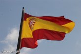 La bandera de España luce en la plaza de la Constitución durante estos días