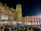Los jvenes cofrades celebran la Misa de Envo de la Luz de Cristo a Len como anfitriona del XI JOHC