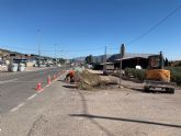 El Ayuntamiento de Lorca instala un conjunto de semáforos en la travesía de la pedanía de La Hoya con el objetivo de garantizar la seguridad de conductores y peatones