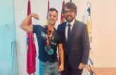 El cartagenero Juli�n David Cruz pone rumbo hacia el Mundial de Culturismo Natural que se celebra este mes en Praga