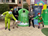 La campaña 'La Fbrica de los Ecodeseos' llega a la Plaza Caldern de Lorca para fomentar el reciclaje de envases de vidrio y alegrar la Navidad a los niños ms vulnerables