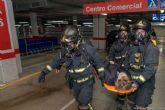 Polica Local y Bomberos participan en un simulacro de incendio y rescate en el Espacio Mediterrneo