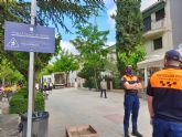 Caravaca instala indicativos en paseos, calles y establecimientos para ordenar el tráfico peatonal y recordar las medidas de seguridad
