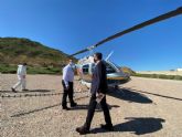 Un helicptero con 600 litros de capacidad se suma al dispositivo para acabar con los mosquitos en el municipio de Murcia
