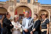 Lorca guarda silencio en memoria del alcalde de Murcia. A las puertas del Ayuntamiento se homenajeaba a José Ballesta fallecido este domingo