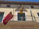 Totana rinde homenaje, con un emotivo minuto de silencio en señal de luto, al alcalde de Murcia, José Ballesta, tras su fallecimiento ayer; sumándose a las numerosas muestras de condolencia en toda la Región