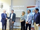 La Comunidad firma un protocolo con Cruz Roja para formar a 120 j�venes desempleados en profesiones muy demandadas en sus municipios