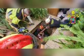 Bomberos de Cartagena rescatan a una mujer en Cuesta Blanca de una fosa séptica