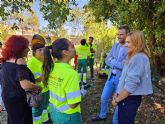 Un nuevo programa de empleo juvenil trabaja en Caravaca en la mejora de jardines y del vivero de las Fuentes del Marqus