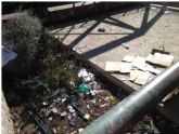 El PSOE reclama al PP que incremente la frecuencia de la limpieza municipal en los barrios periféricos de Lorca