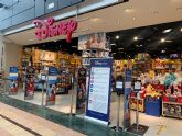 Disney Store de Nueva Condomina sortea un viaje a SDsneyland París para cuatro personas