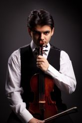 El ganador del 'Premio Sarasate' Robert Lakatos regresa a Murcia para interpretar a Edouard Lalo junto con la OSRM