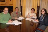 El Ayuntamiento firma los convenios con las bandas de msica