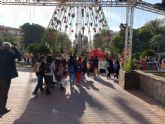 Un grupo de cien alumnos de La Raya inaugura hoy las visitas escolares al gran rbol de Navidad