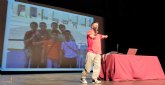 La charla taller 'Nunca dejes de sonreír' captó la atención de los escolares ciezanos