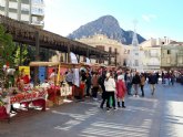 Sabor a Navidad en el mercadillo artesanal de Cieza