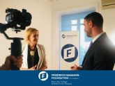 Fundacin Friedrich Naumann por la Libertad presenta #FemaleFoward junto a Eva Daz, directiva transexual