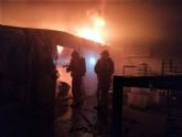 Incendio en una nave industrial de Lorca