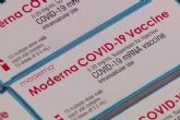 Llegan a España las primeras dosis de la vacuna de la compaña Moderna contra el COVID-19