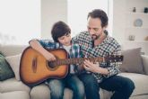 Beneficios de aprender a tocar la guitarra en la niñez
