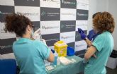 Primera dosis de la vacuna de Pfizer a 150 profesionales en Policlínica Gipuzkoa