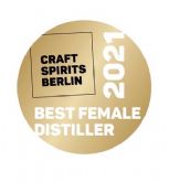 Nati Gordillo de PiscoLoga recibe premio como 'destiladora artesana del año' por Craft Spirits Berln