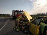 Trasladan al hospital a dos heridos en un accidente de tráfico ocurrido en Alhama