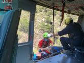 Servicios de emergencia rescatan y evacúan por aire a un ciclista accidentado en Sierra Espuña