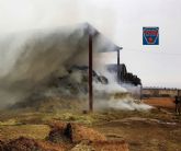 Bomberos trabajan desde esta manana en la extincin de incendio de balas de paja en San Javier