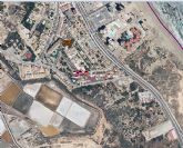 Rescatado y trasladado al hospital un hombre que se precipit al suelo desde el tejado de su casa, en La Manga