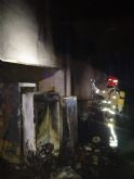 Bomberos han apagado el incendio en un almacén de aperos de Purias