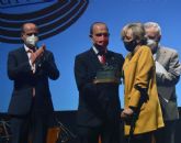 Siglo Futuro otorg el premio 'Valores humanos y culturales' a Elena Guijarro, decana de COACM