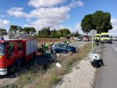 Servicios de emergencia rescatan y trasladan al hospital a dos personas heridas en accidente de tráfico ocurrido en Yecla
