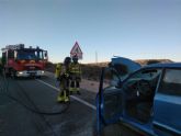 Servicios de emergencia apagan incendio de vehculo en Cieza